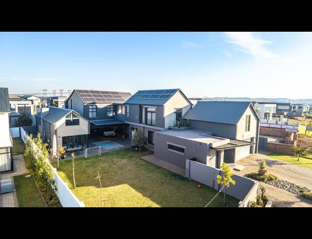 5 BEDROOM FREEHOLD FOR SALE IN MIDSTREAM HEIGHTS